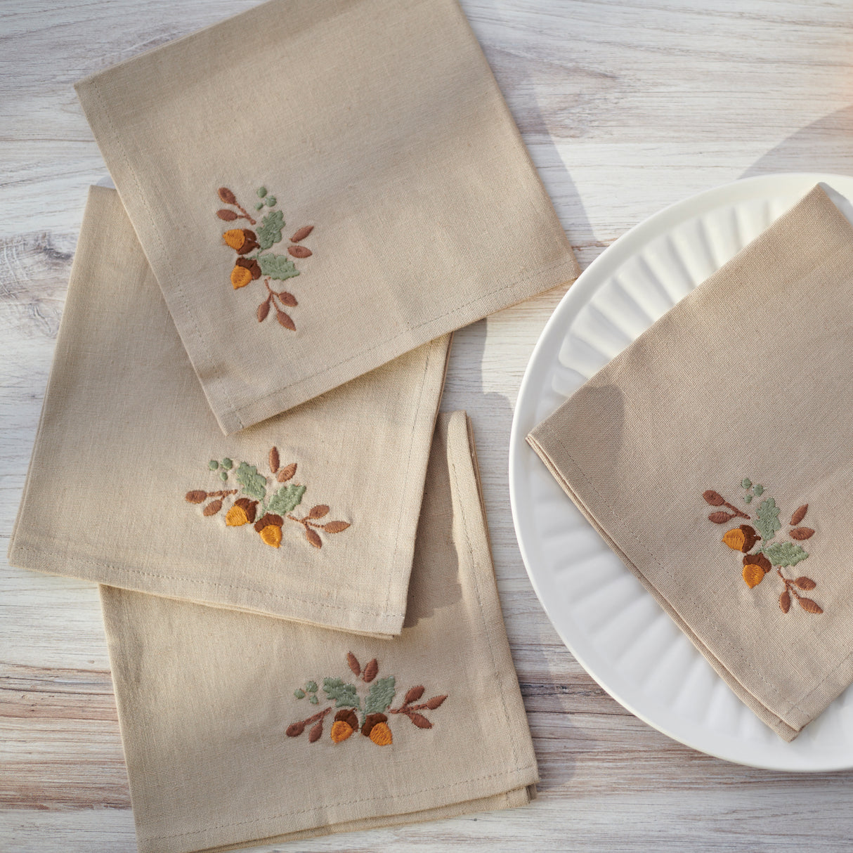 Fall Acorn Embroidered Linen Napkins (Set of 4)