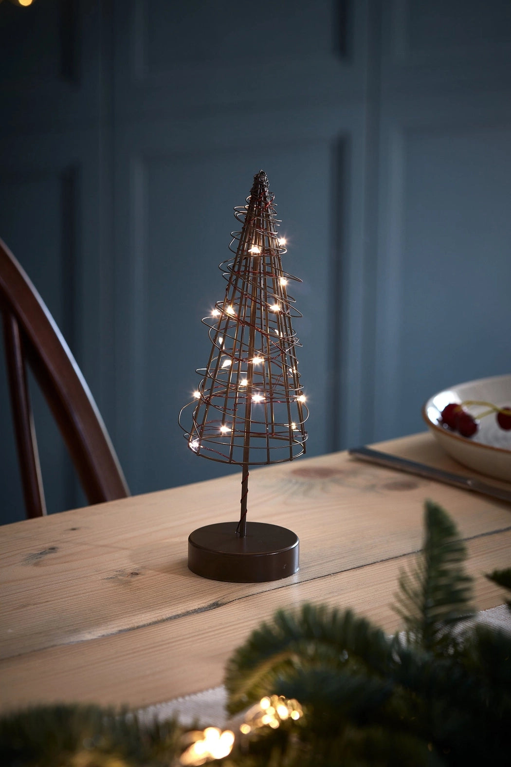 Brown Wire Tree LED Table Light