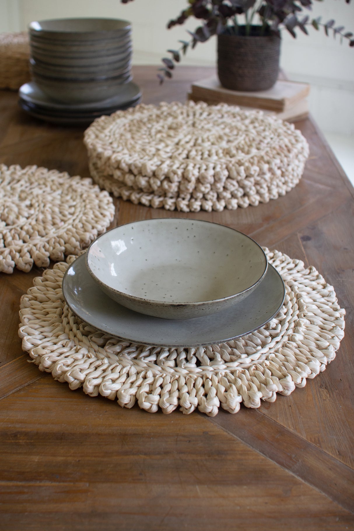 Handwoven Natural Seagrass Round Placemat