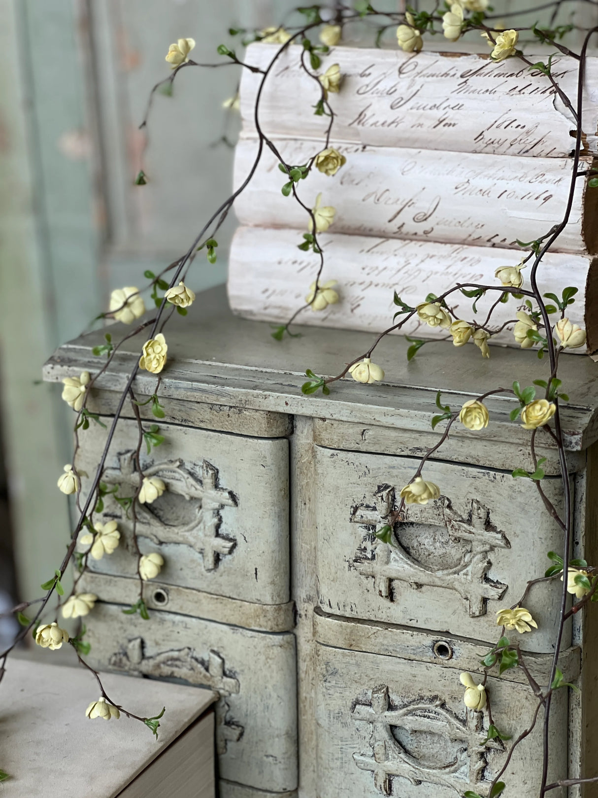 Cream Quince Blooms Garland