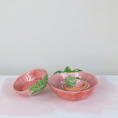 Hand-Painted Stoneware Strawberry Shaped Nesting Bowls | Set of 4