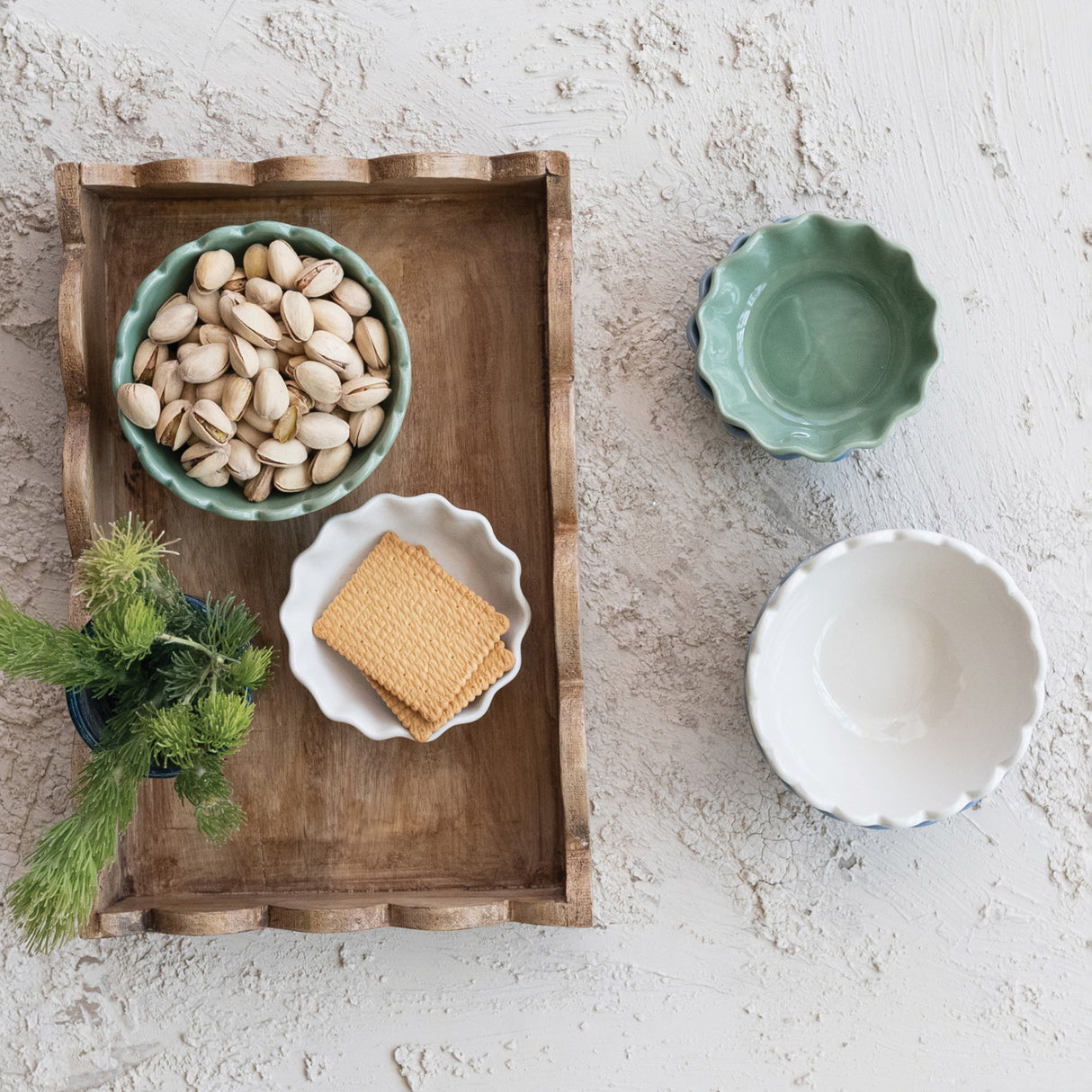 Mango Wood Scalloped Edge Tray