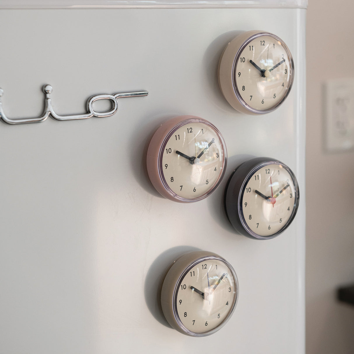Mini Fridge Clock with Suction Cup