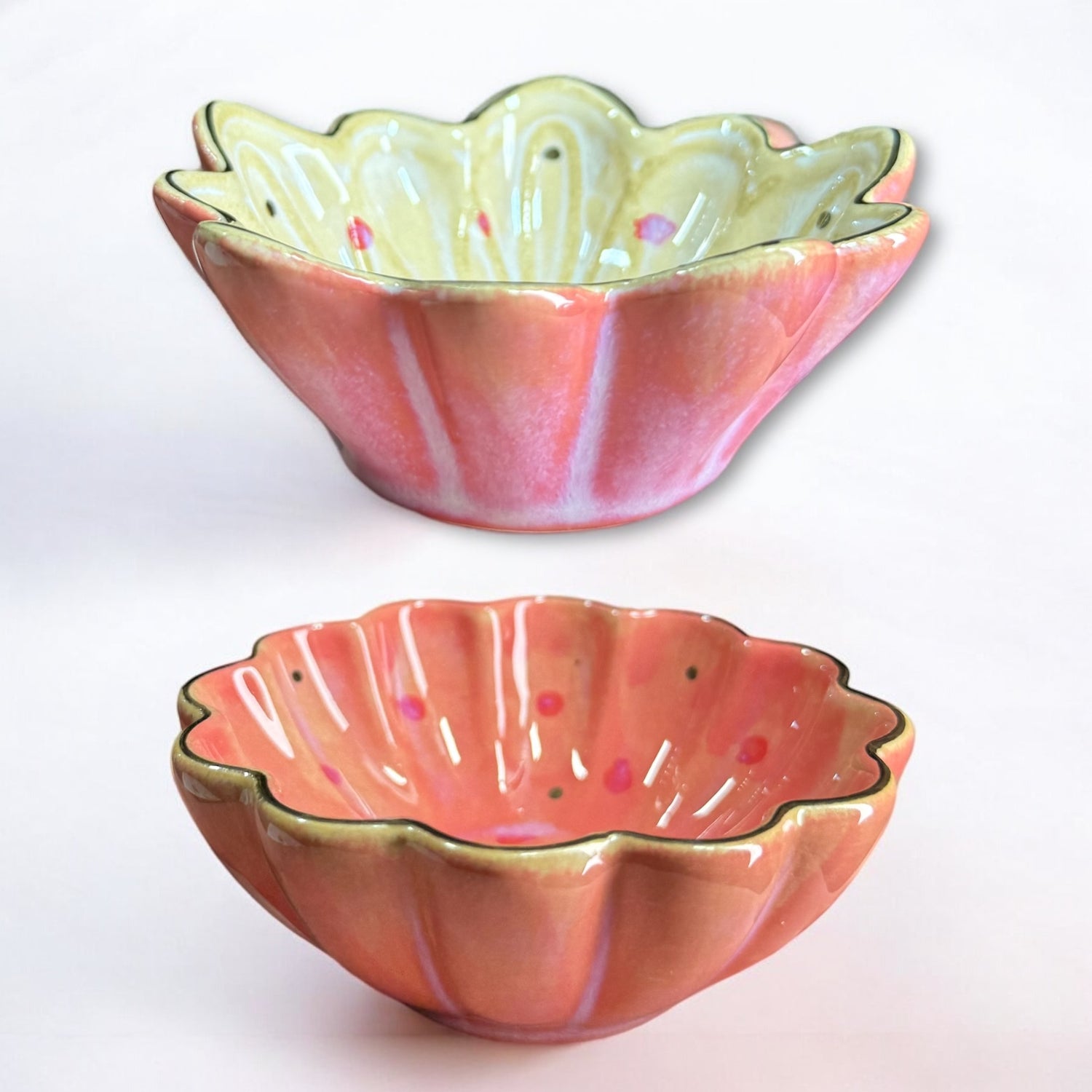 Decorative Stoneware Flower Dish with Hand-Painted Dots & Electroplating