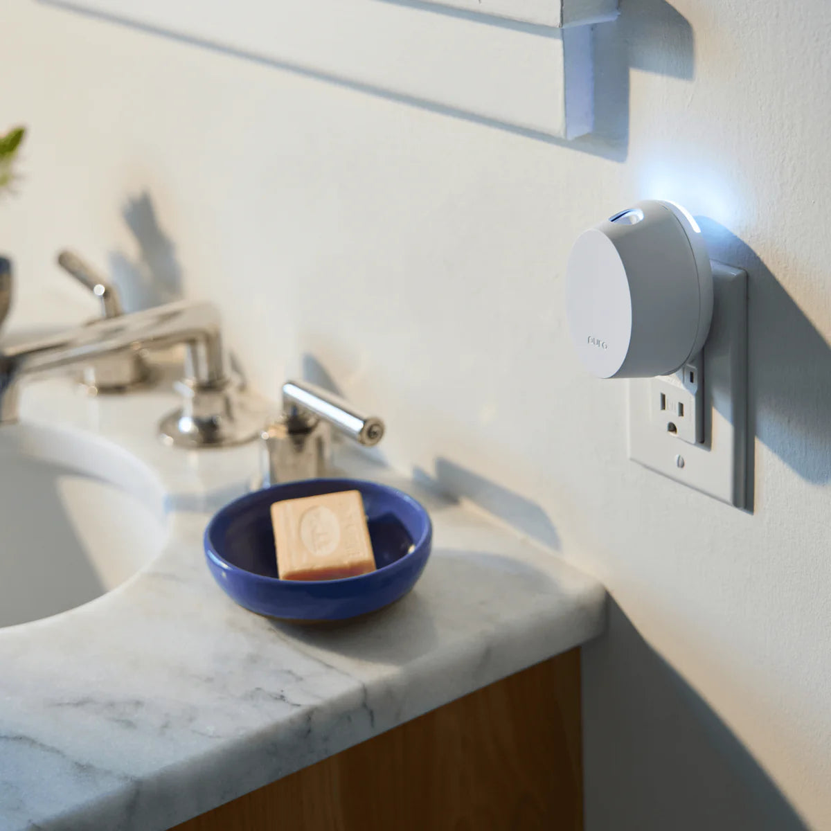 Pura Mini Smart Home Fragrance Diffuser