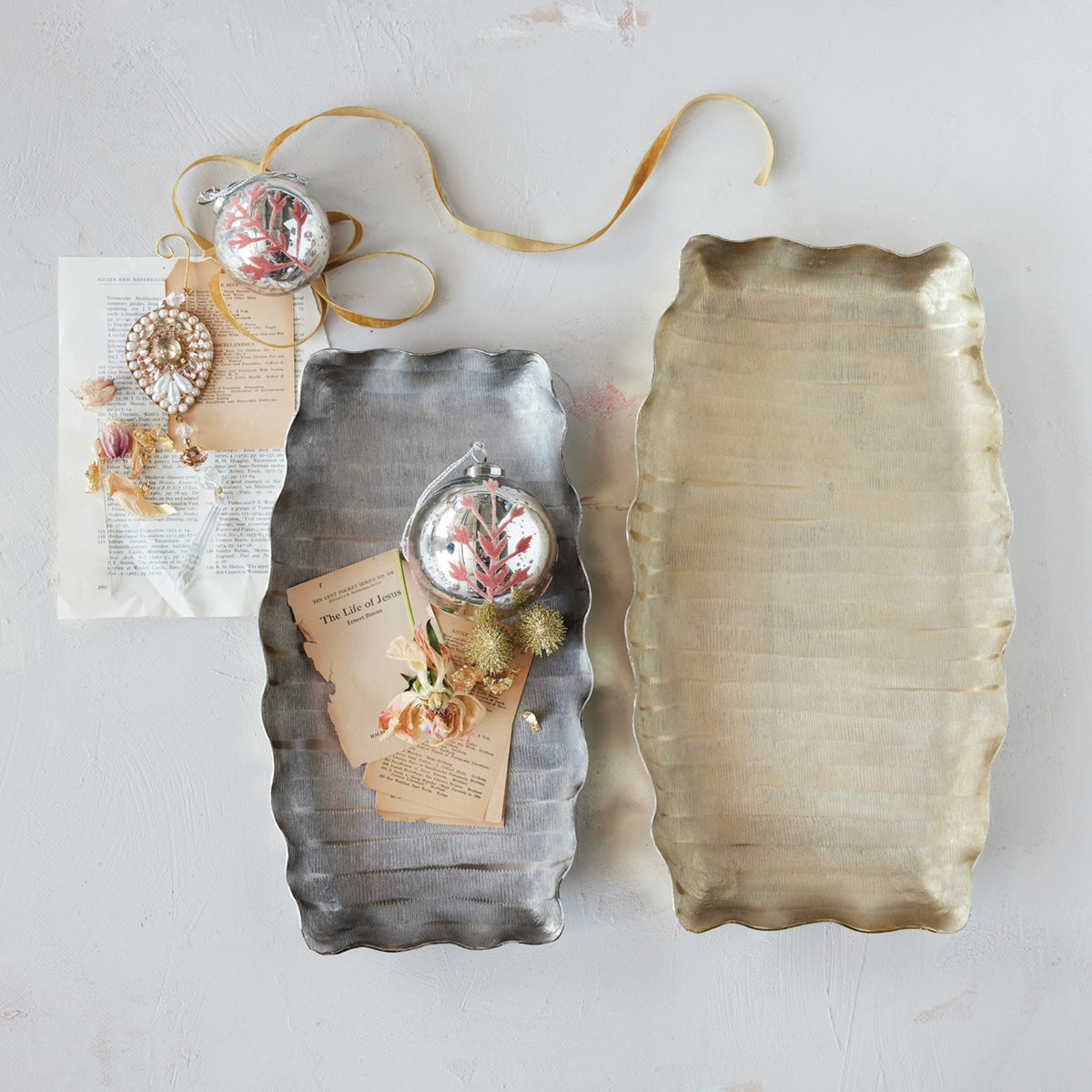 Scalloped Aluminum Decorative Tray