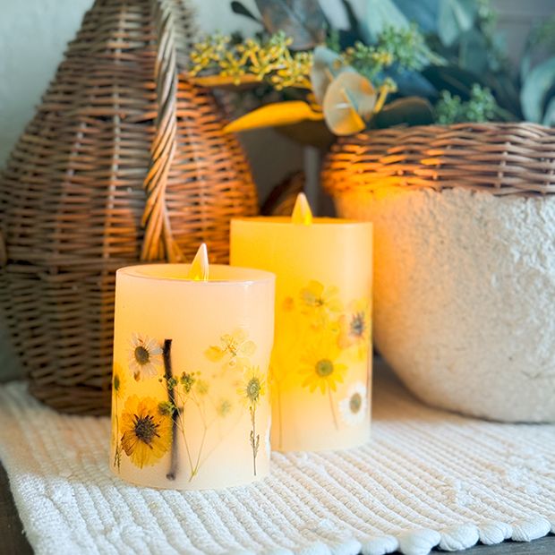 Daisy & Botanical Flameless Pillar Candle