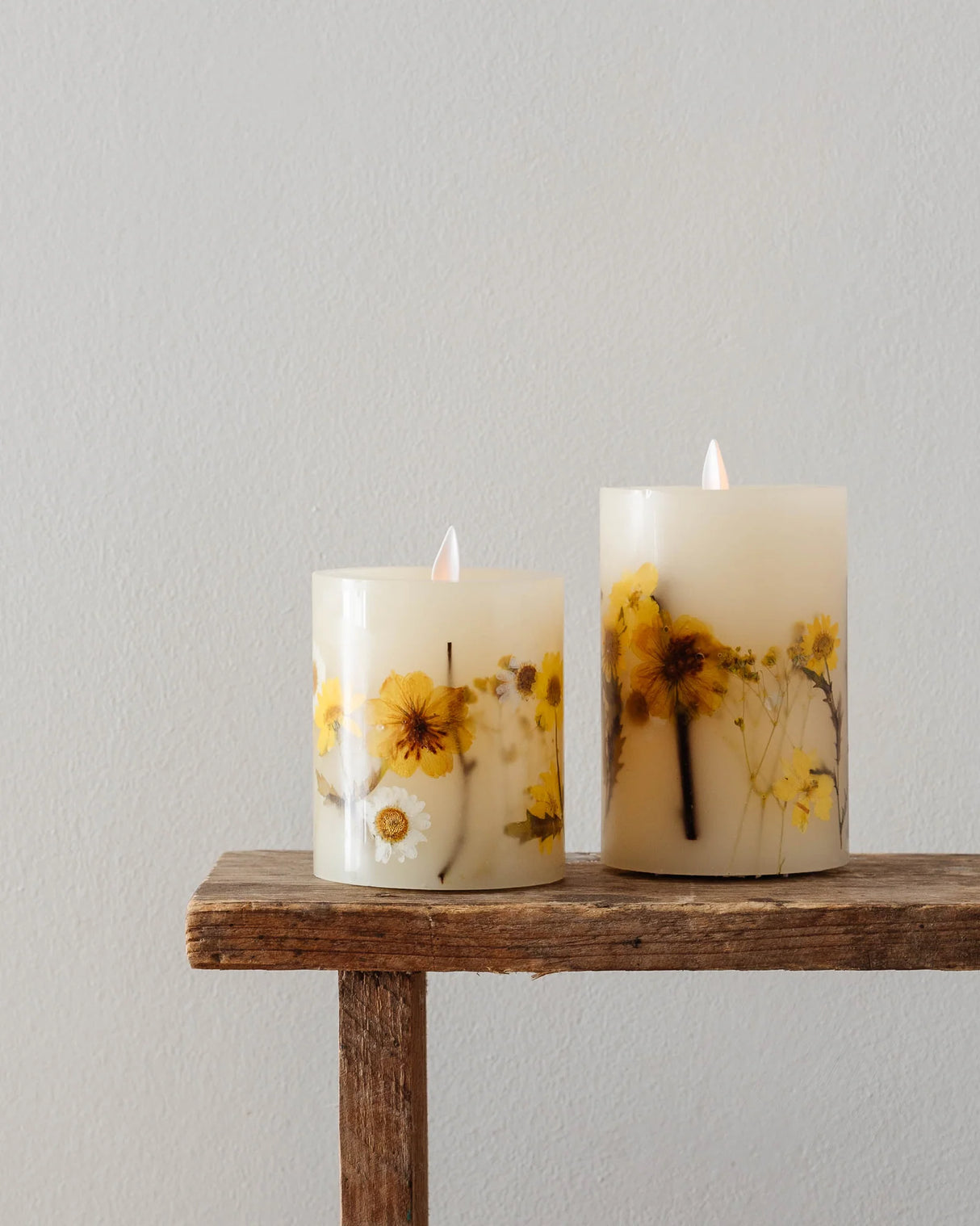 Daisy & Botanical Flameless Pillar Candles