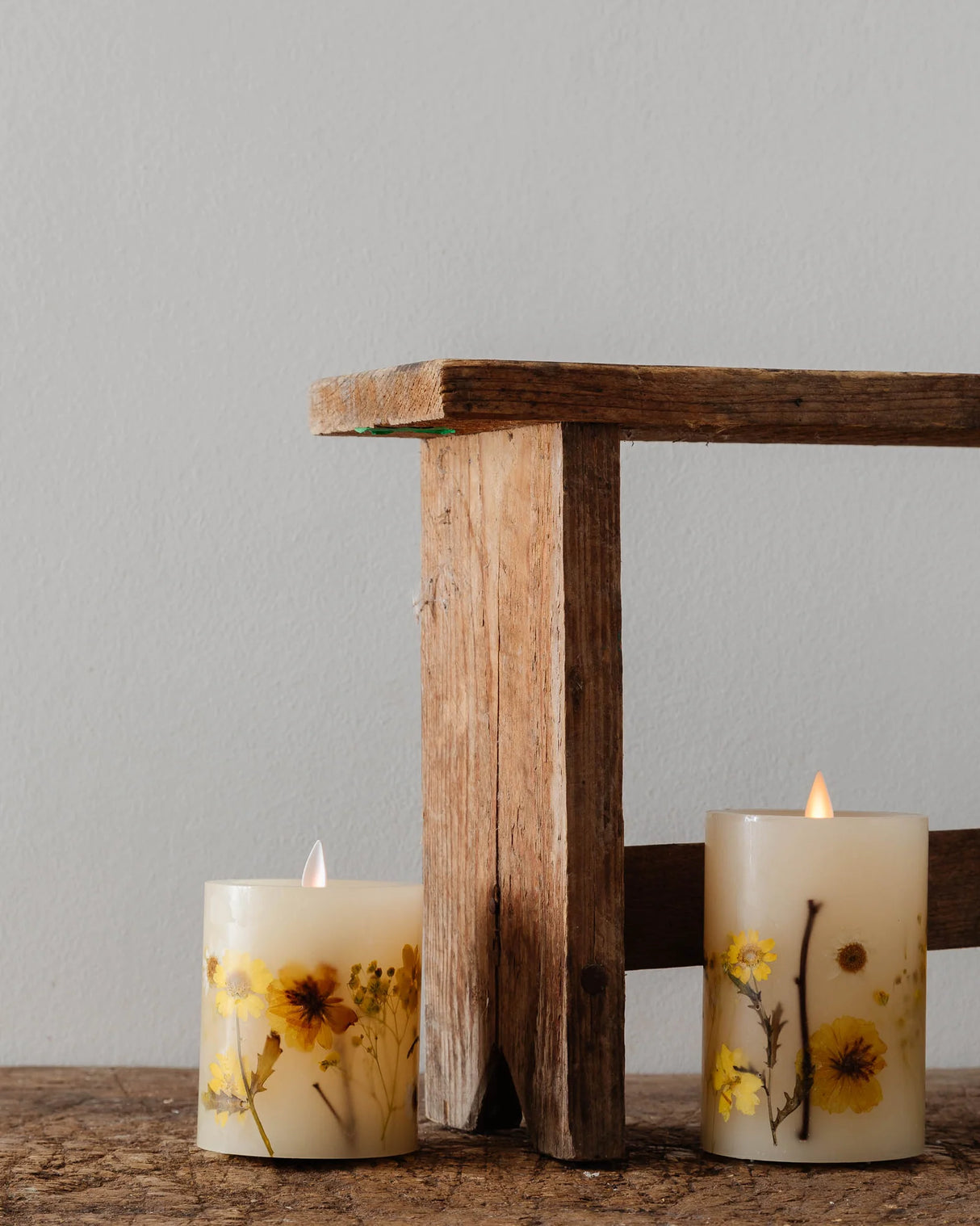 Daisy & Botanical Flameless Pillar Candles