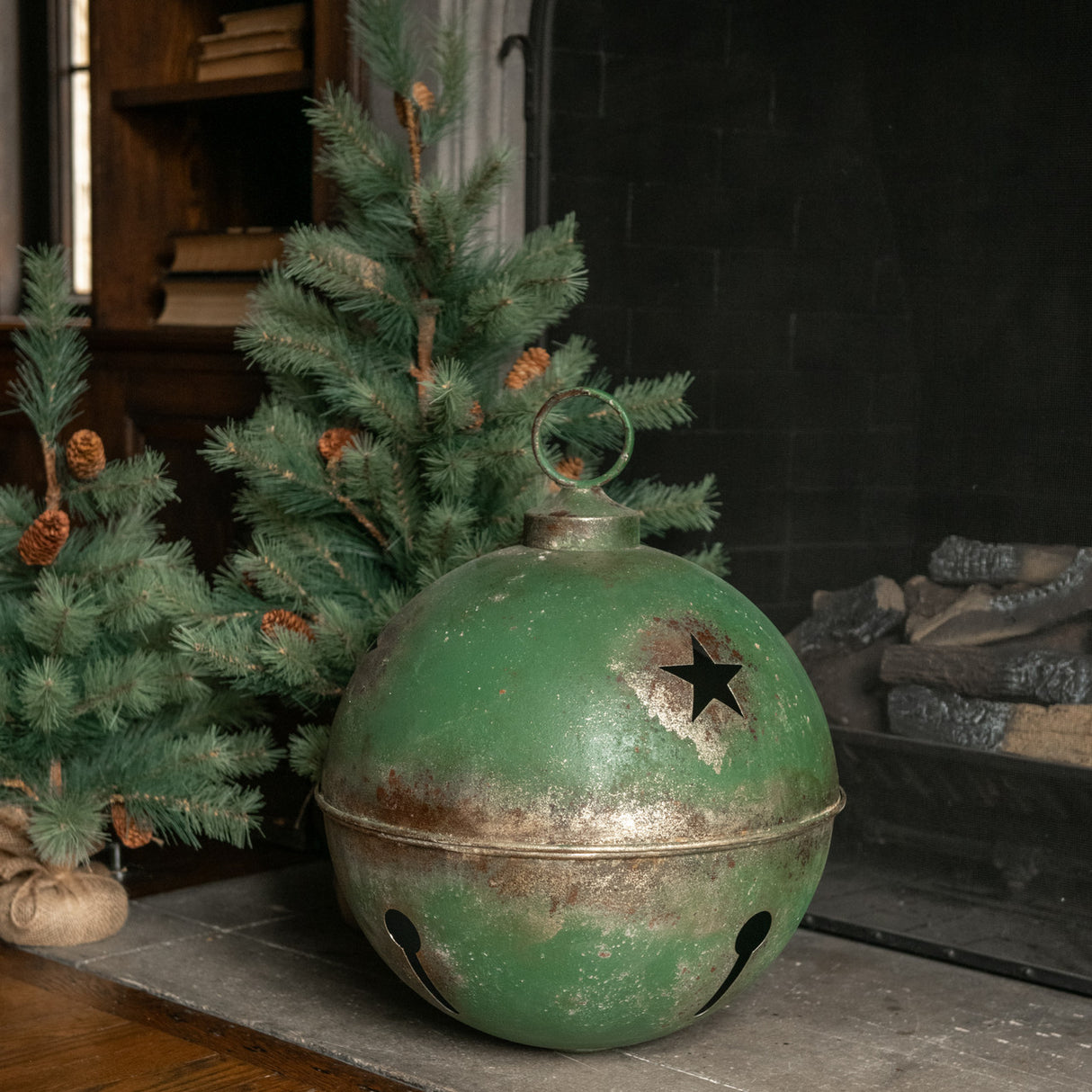 Jumbo Oversized Distressed Green Star Sleigh Jingle Bells