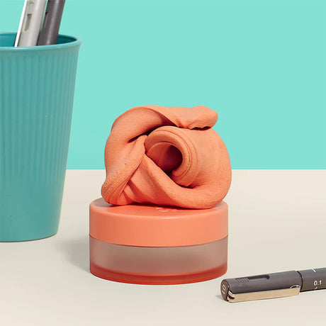 Blur Focus Putty | Speks