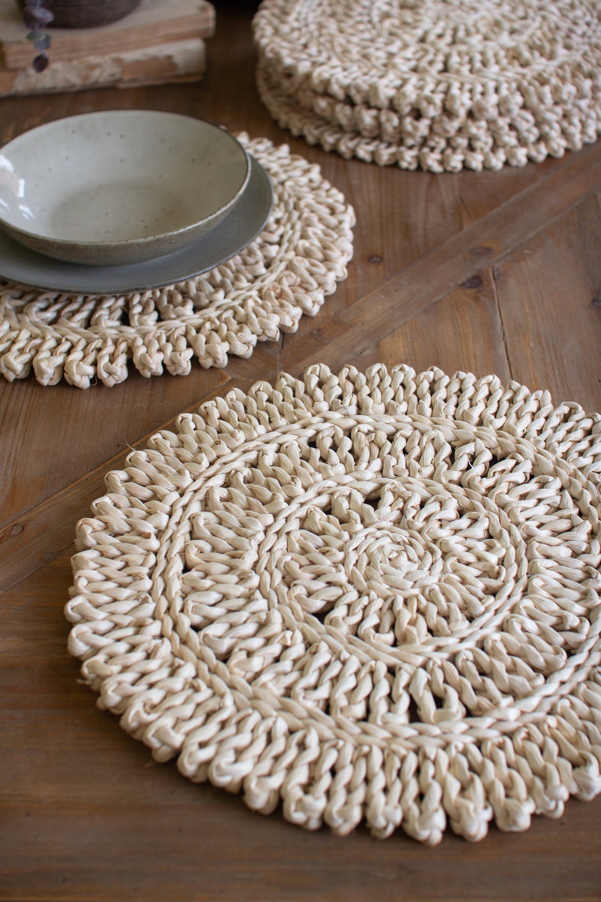 Handwoven Natural Seagrass Round Placemat