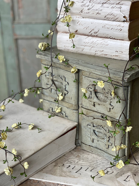 Cream Quince Blooms Garland
