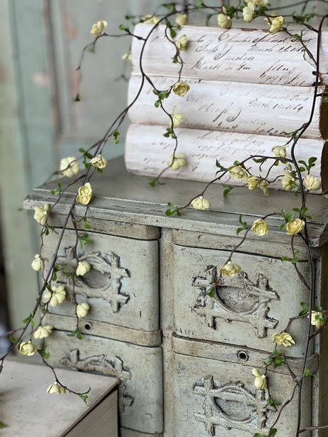 Cream Quince Blooms Garland