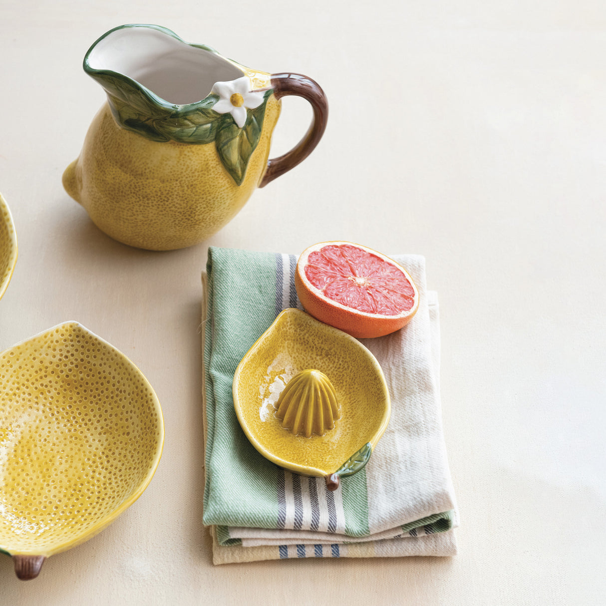 Hand-Painted Stoneware Ceramic Lemon Juicer