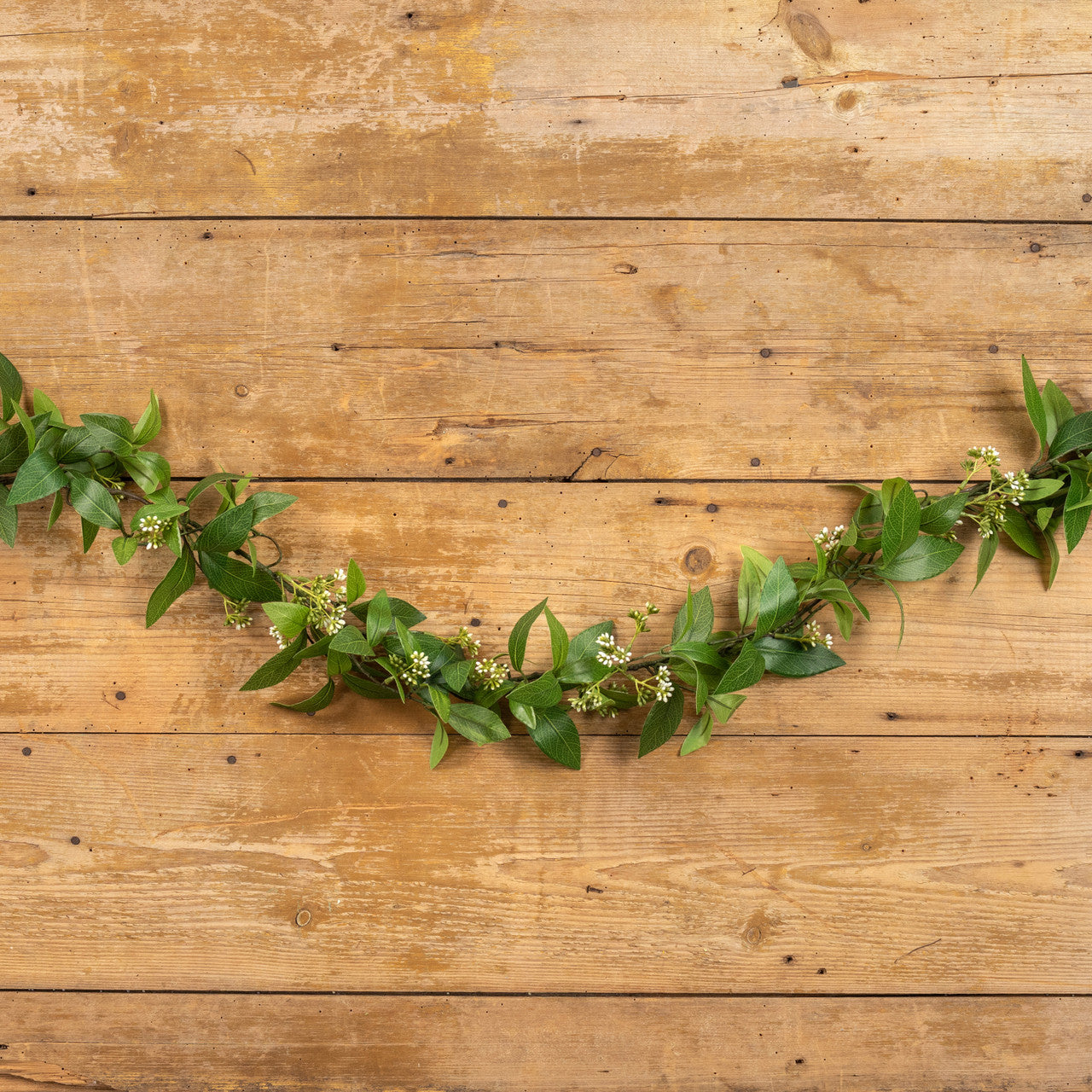 Mountain Laurel with White Berries Garland - Thumbnail 4