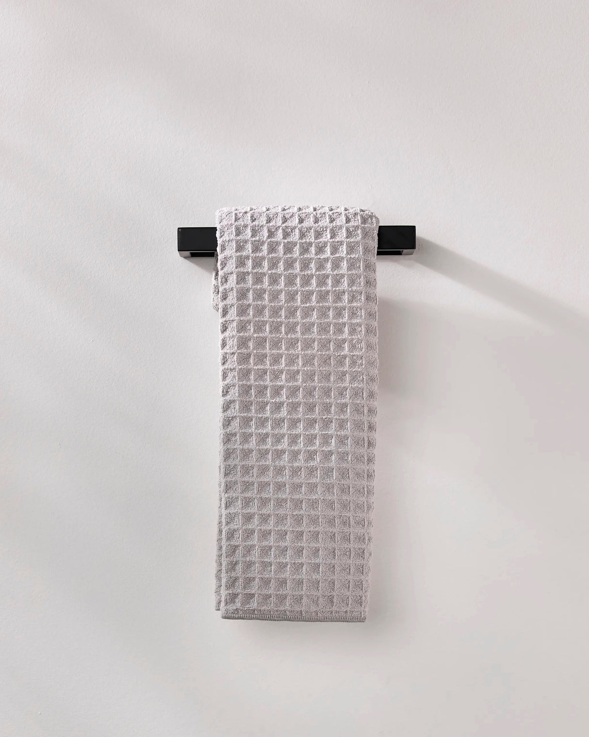 Stone Waffle Geometry Bath Towel & Washcloth