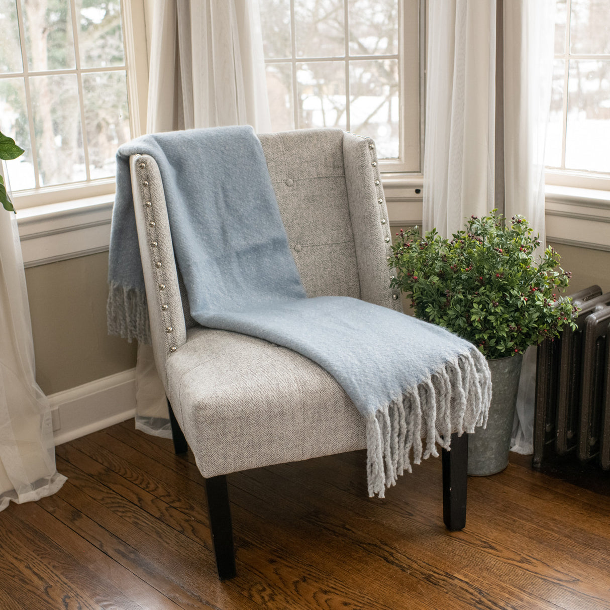 Light Blue Tassel Throw Blanket