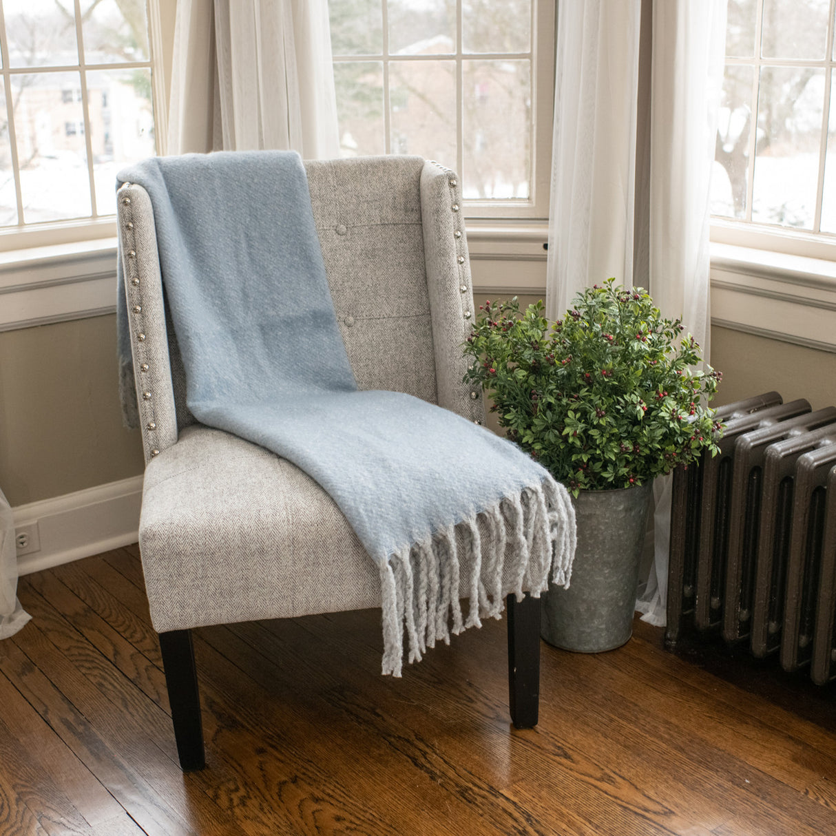 Light Blue Tassel Throw Blanket