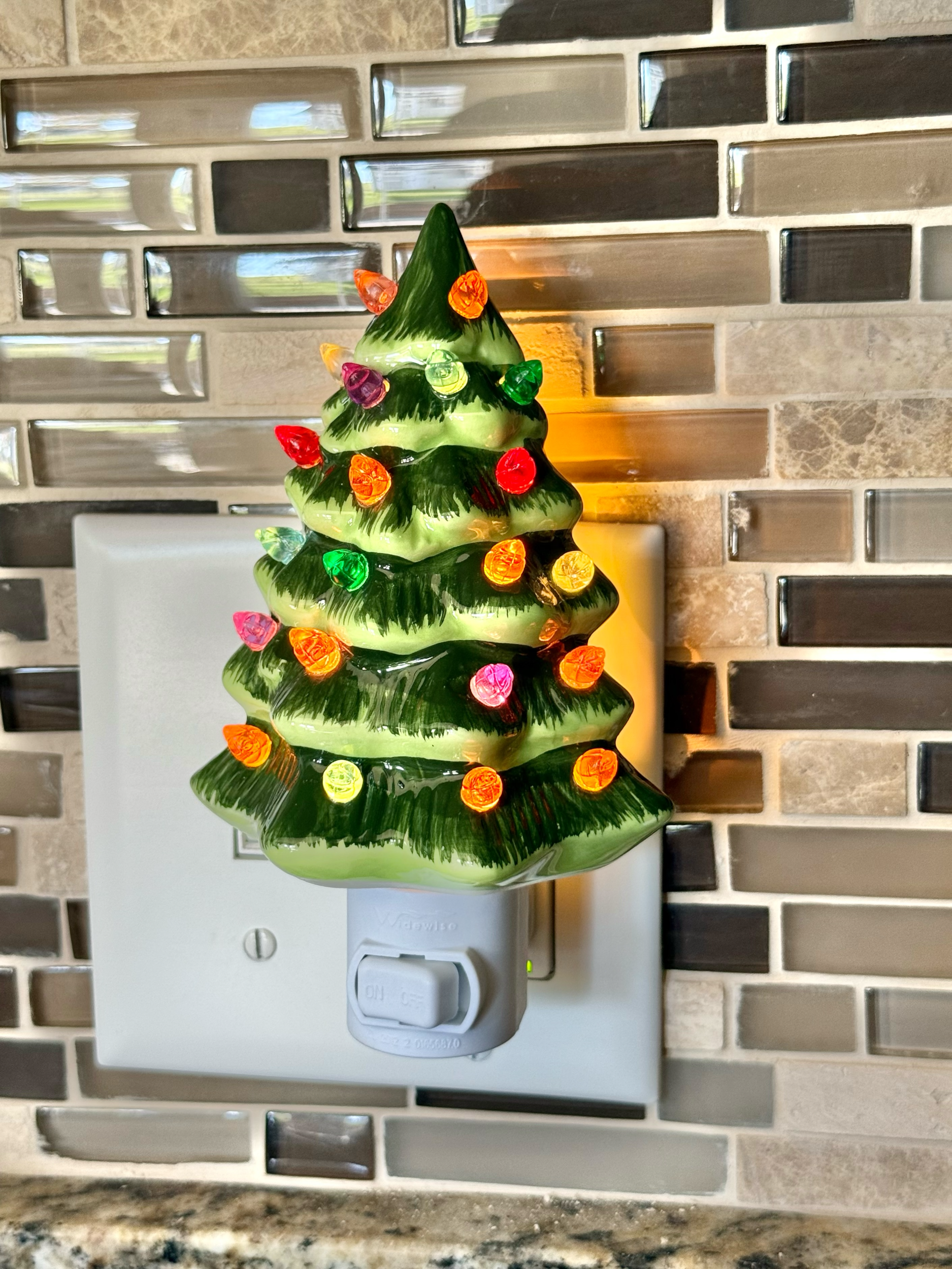 Light Up Ceramic Christmas Tree Night Light - Thumbnail 4
