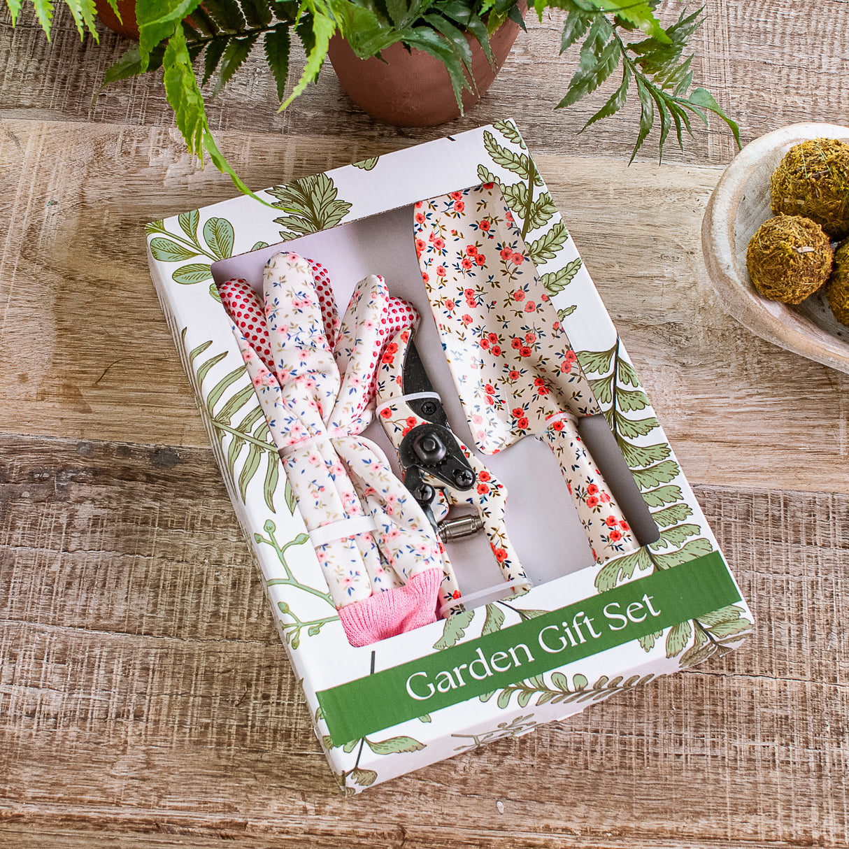 Red Floral Gardening Tool Gift Set