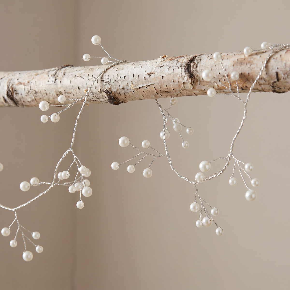 Faux Pearl & Gold Wire Garland