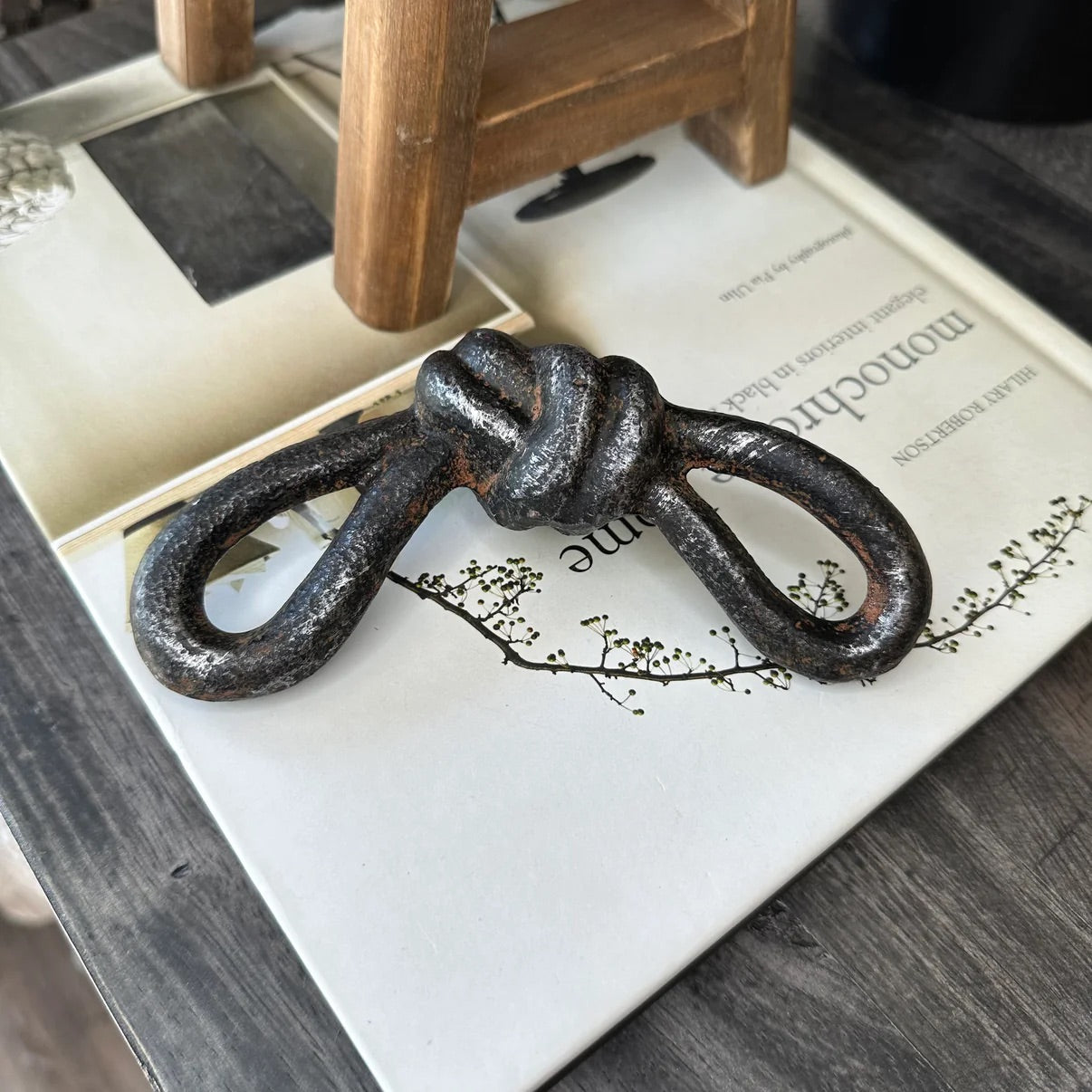 Cast Iron Knot Décor