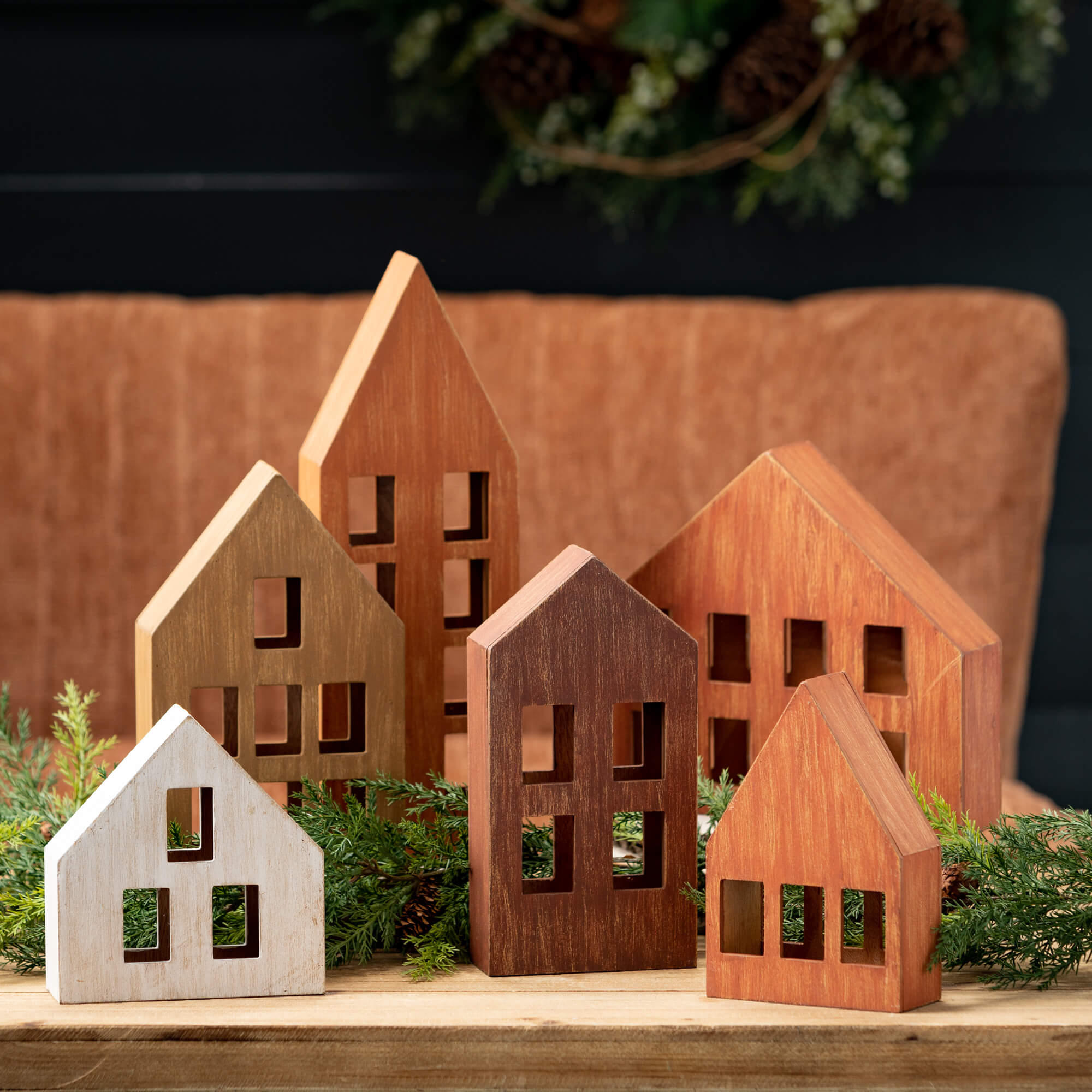 Rust and Cinder Arborvitae Garland - Thumbnail 3