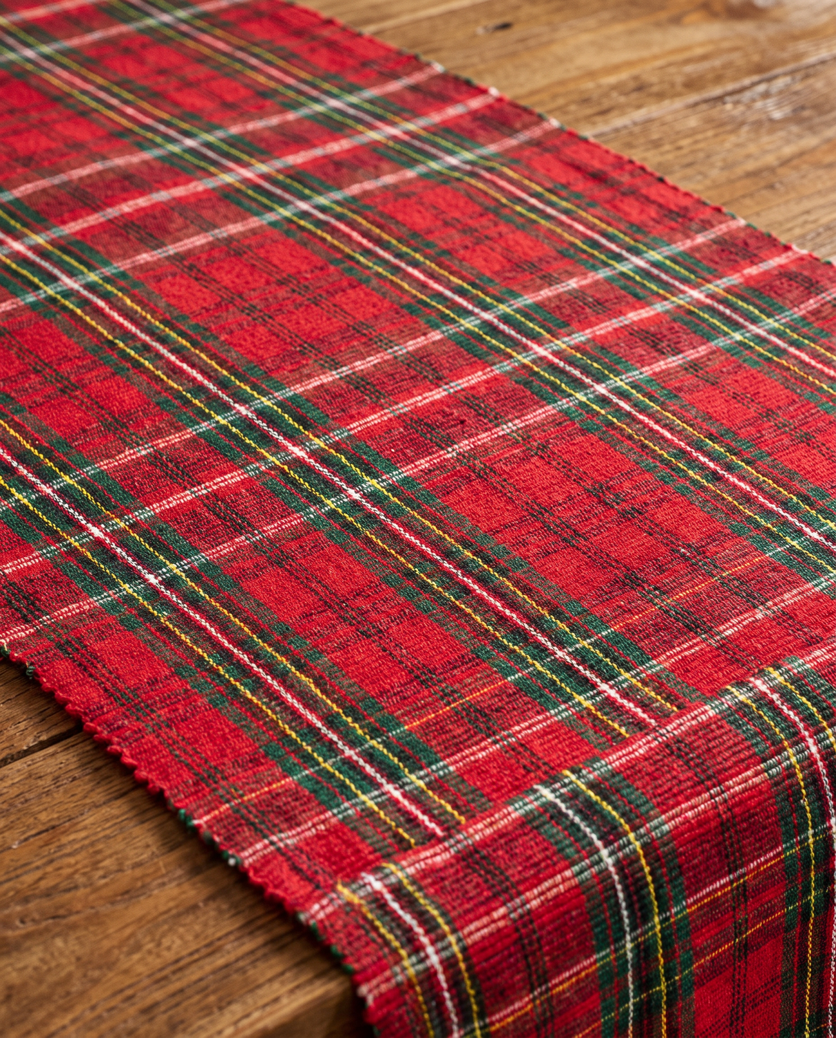 Christmas Red Plaid Table Runner